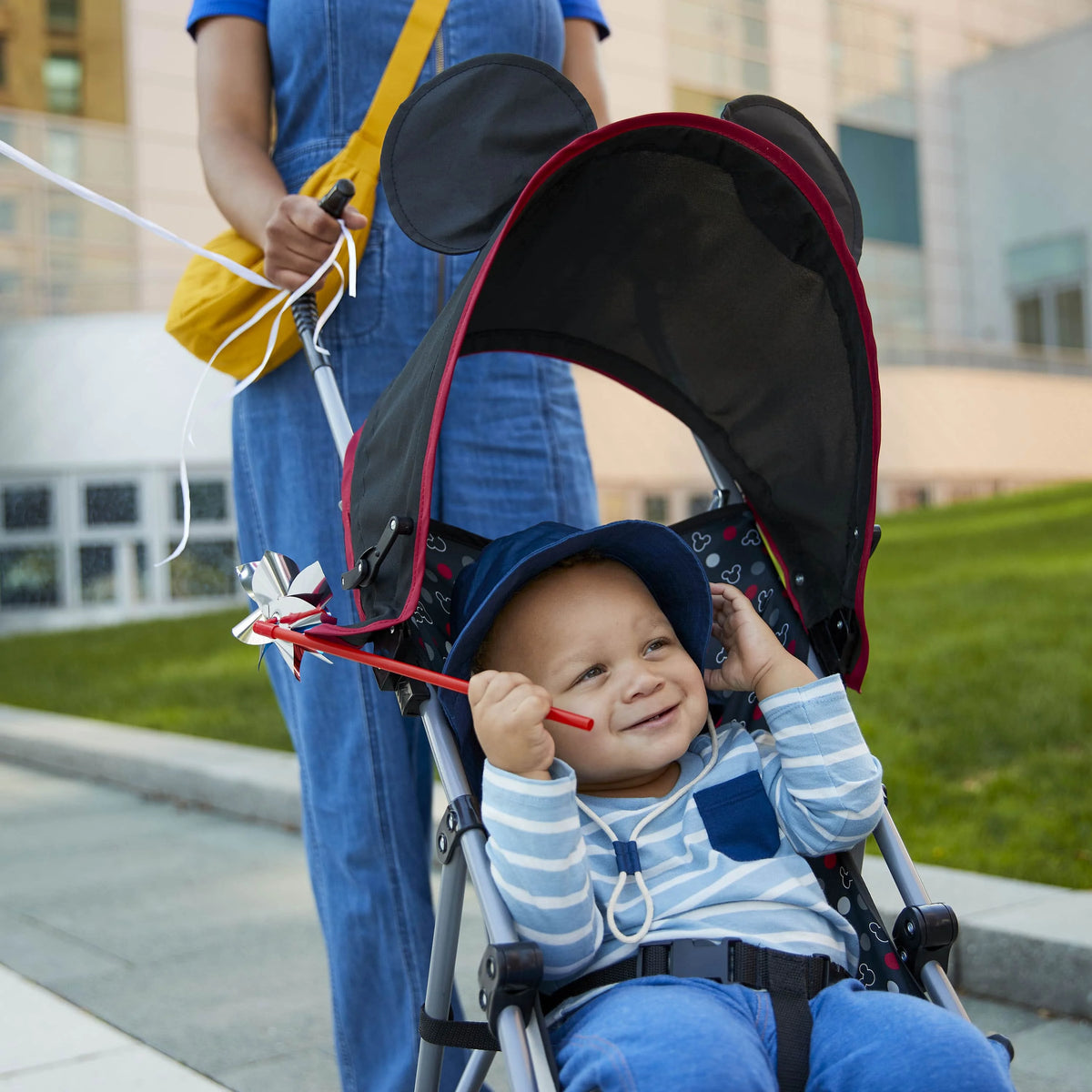 Umbrella Stroller with Basket M413367