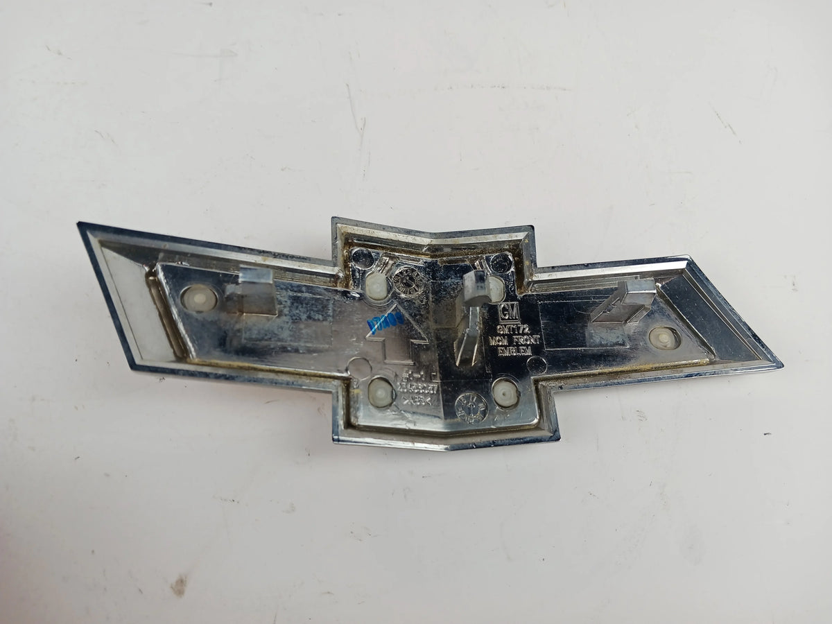 Front Bow Tie Emblem G932274