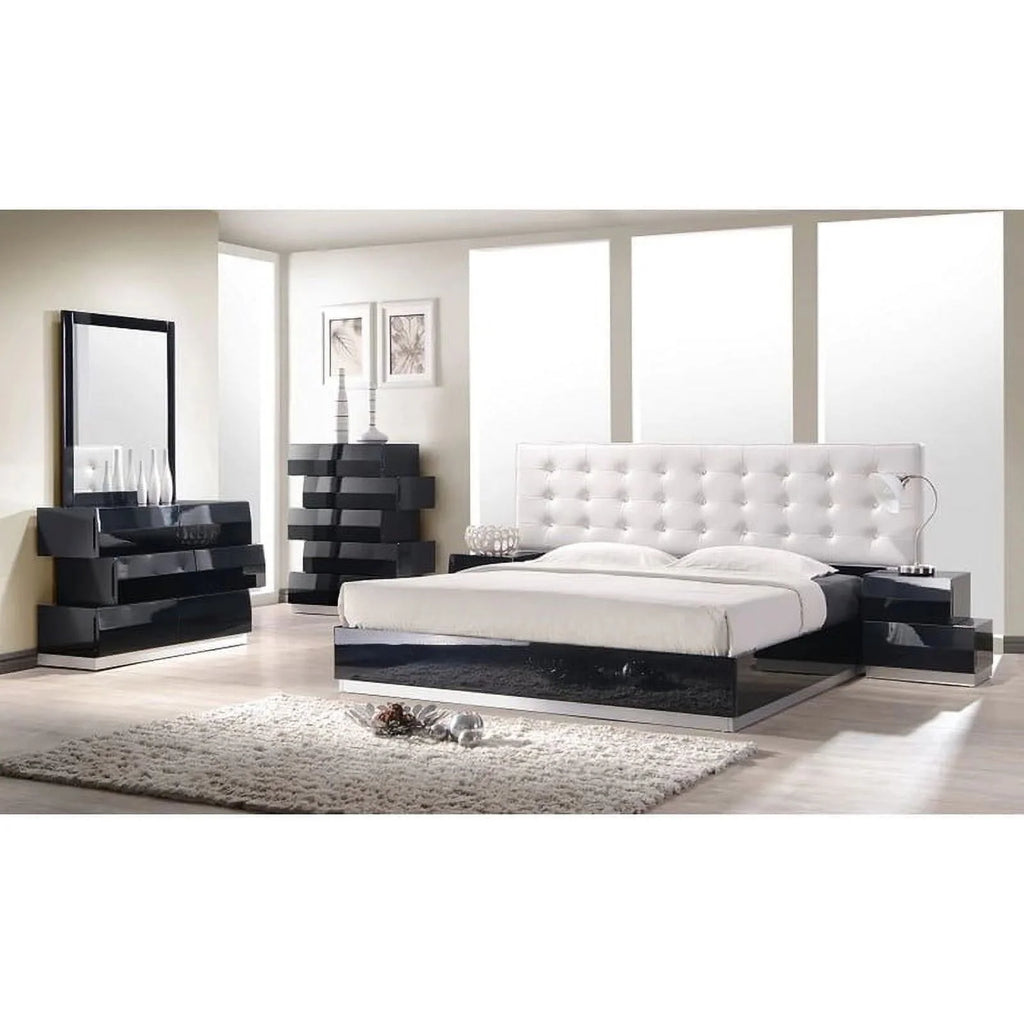 3-Piece Queen Bedroom Set L877306